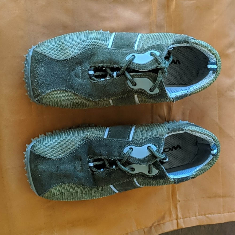 Women's shoes